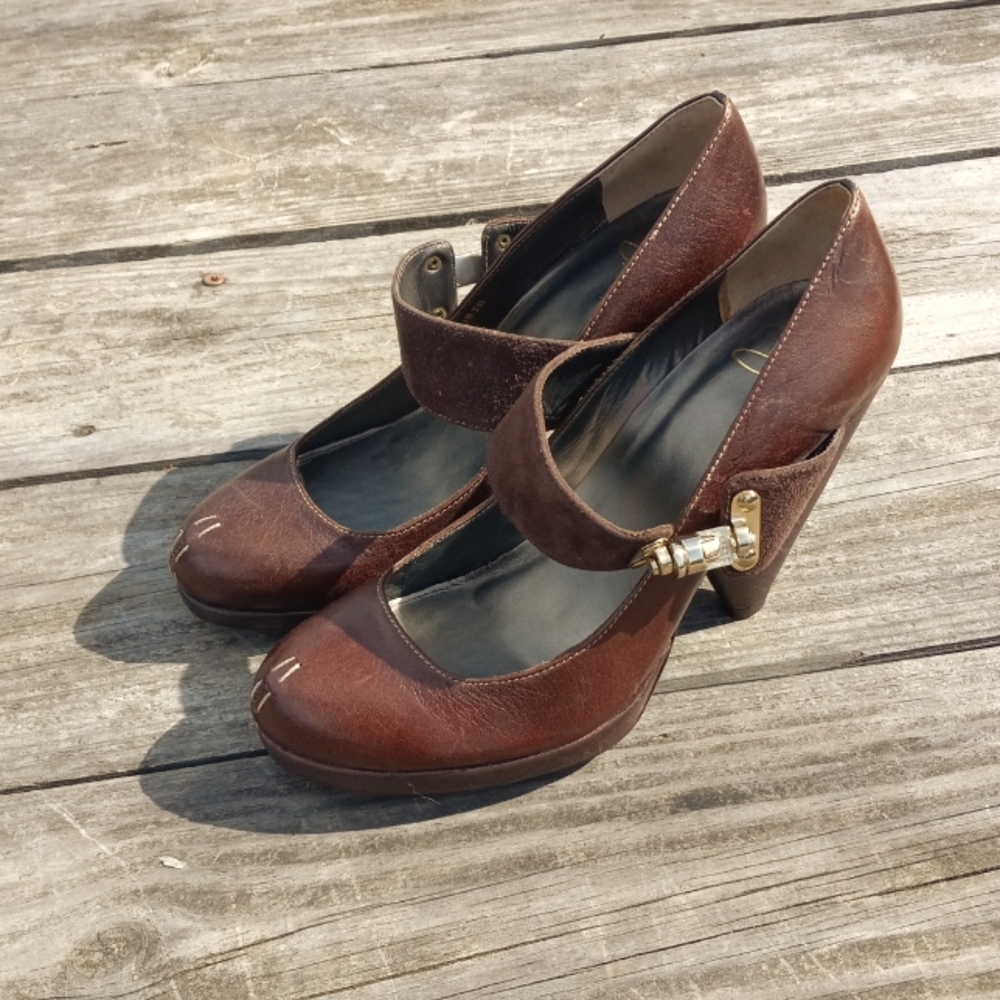 ⭐️ANTHROPOLOGIE LE DUE HEELS